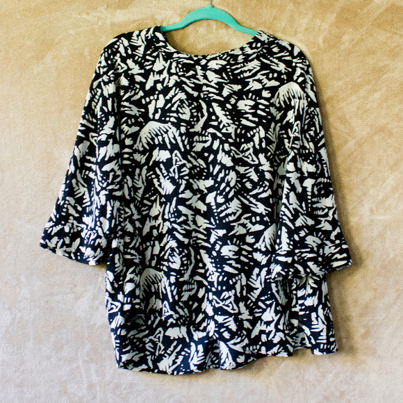 Anne Klein Tops - Anne Klein Blouse Oversized BW Patterned